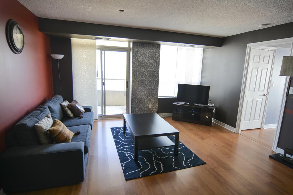 Maplewood Suites - Square One Mississauga Habitación foto
