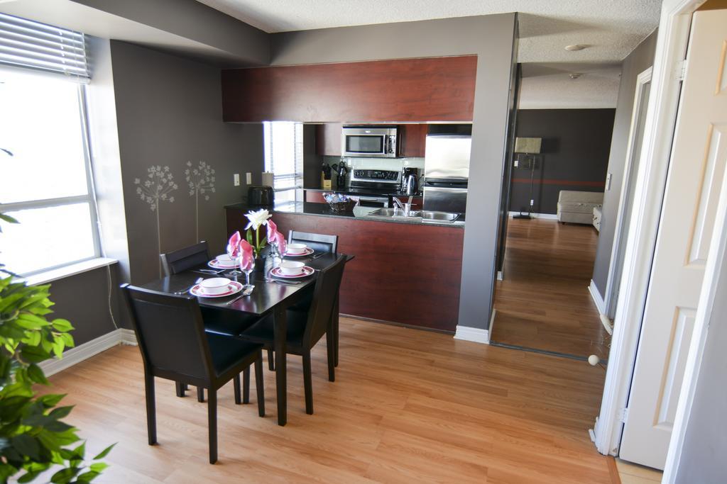Maplewood Suites - Square One Mississauga Habitación foto
