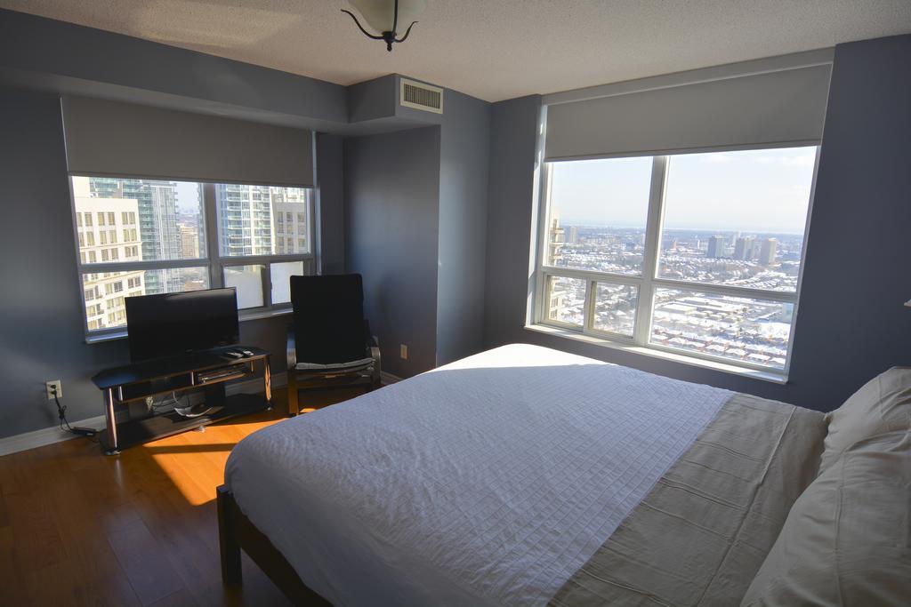 Maplewood Suites - Square One Mississauga Habitación foto
