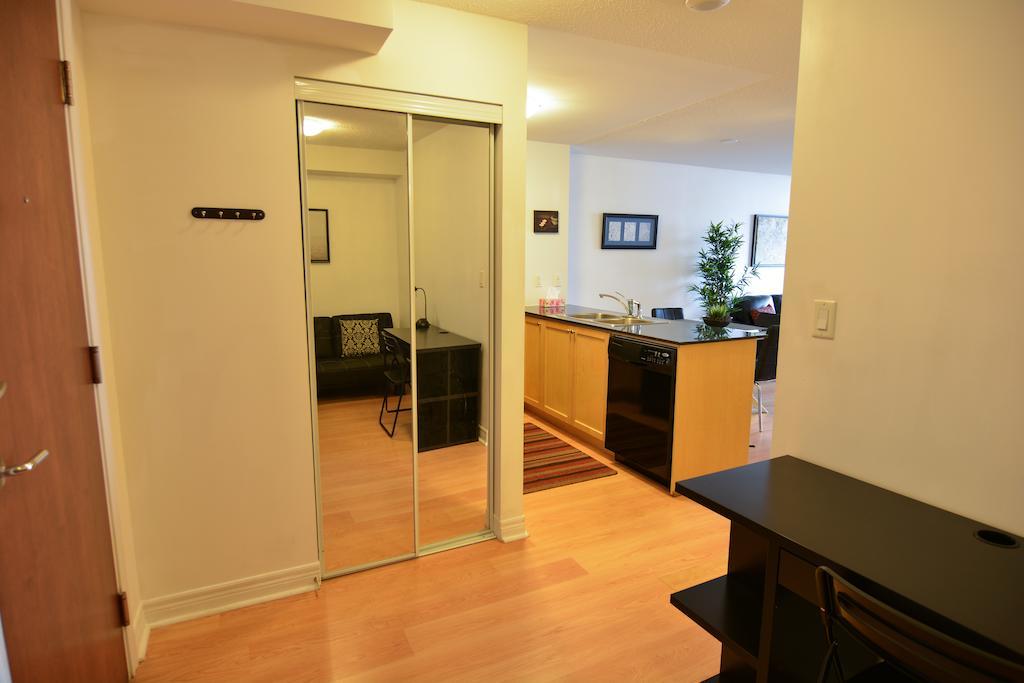 Maplewood Suites - Square One Mississauga Habitación foto